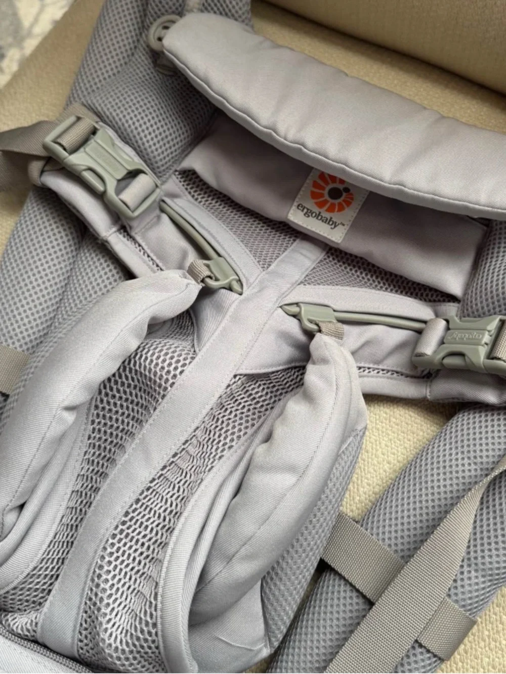 Ergobaby Gray Mesh - Omni 360 Cool Air Breeze - Picture 10 of 11